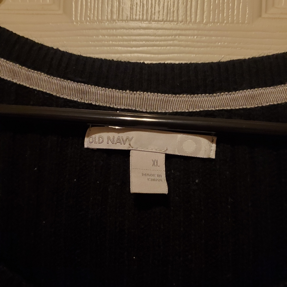 Old Navy XL Black Sweater - Picture 2 of 4